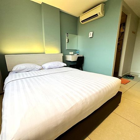 De Uptown Hotel @ Ss2 Petaling Jaya Exterior photo